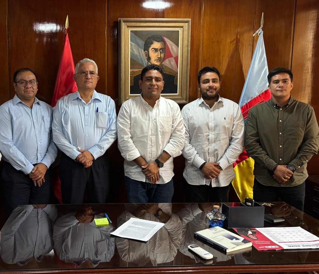 Coordinan medidas para reducir riesgos en el servicio eléctrico ante el FEN en Piura